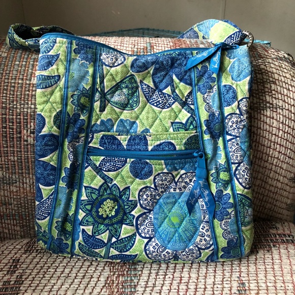 Vera Bradley Handbags - Vera Bradley purse in shades of blue & lime green